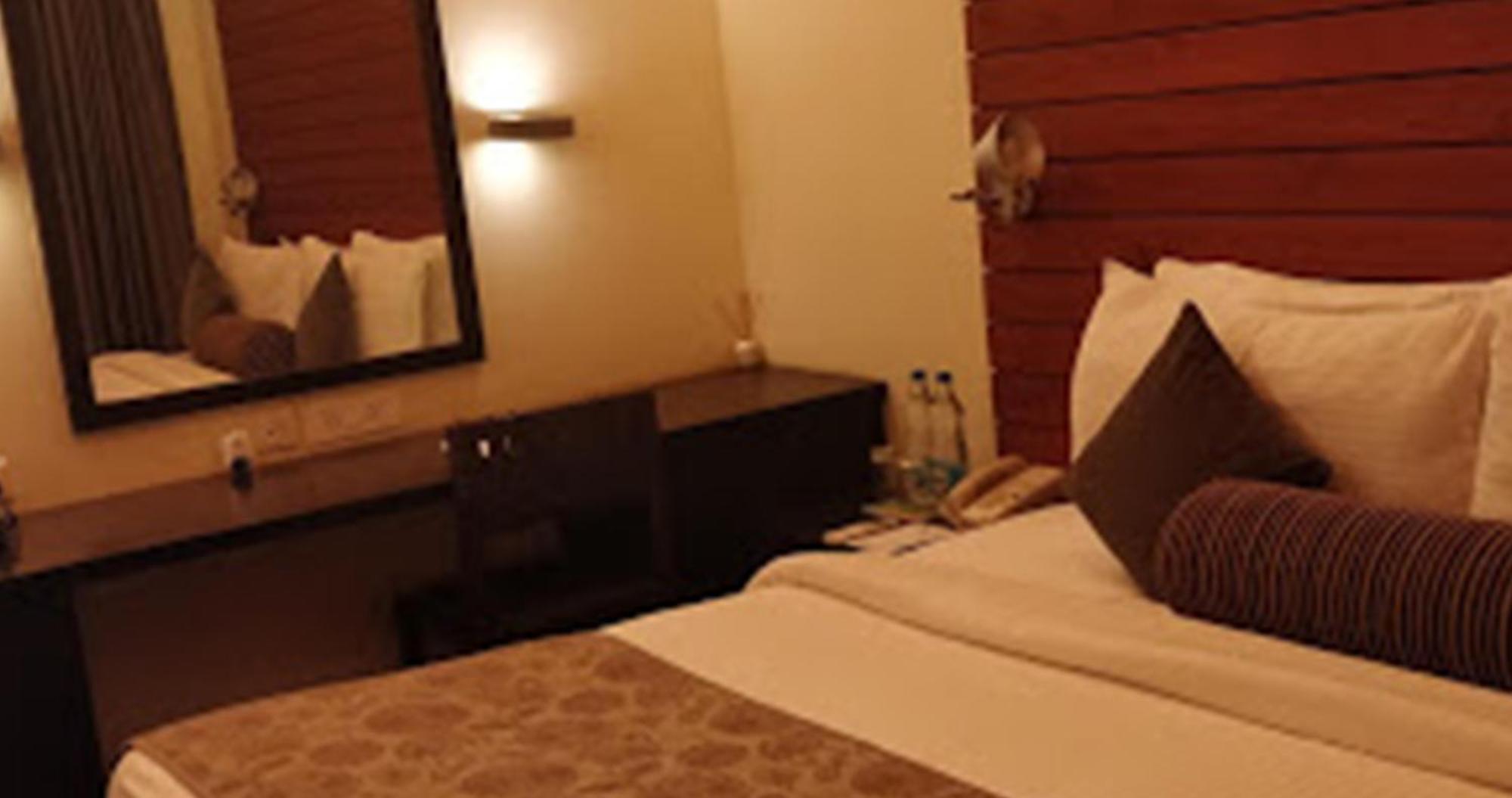 היידראבד The Golkonda Resort And Spa מראה חיצוני תמונה