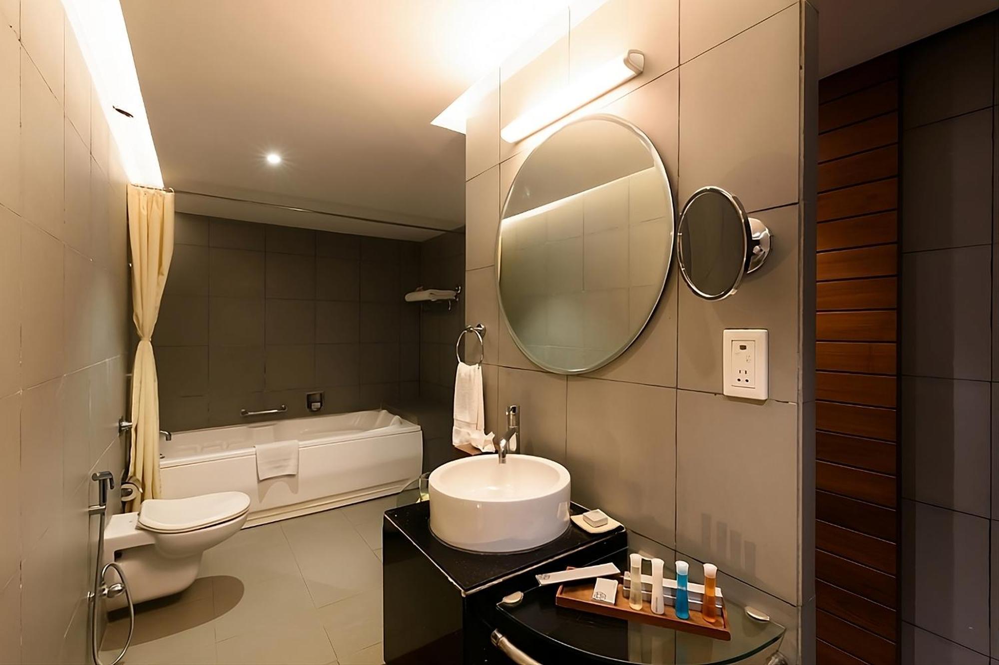 היידראבד The Golkonda Resort And Spa מראה חיצוני תמונה